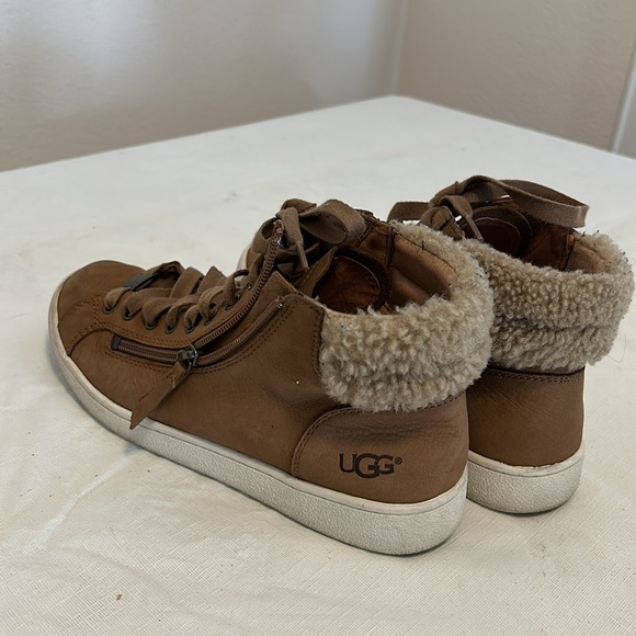 UGG OLIVE HIGH TOP SNEAKER. - Picture 5 of 13